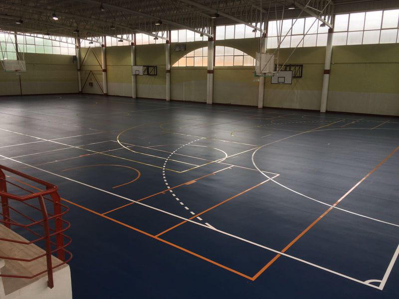 Sustitución del pavimento deportivo en el Polideportivo Municipal Castilla La Mancha