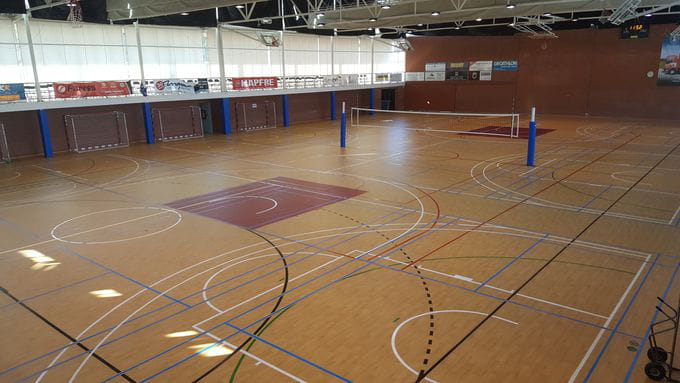 INSTALACIÓN DEL NUEVO PAVIMENTO DEPORTIVO EN EL POLIDEPORTIVO MUNICIPAL "CAN NOGUERA" ( LA GARRIGA-BARCELONA )