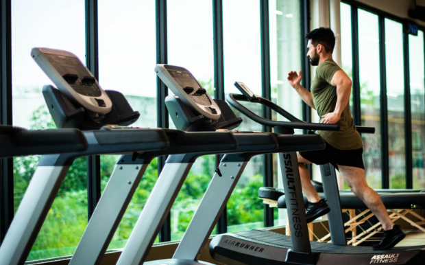 Imagen de instalaciones en un gimnasio